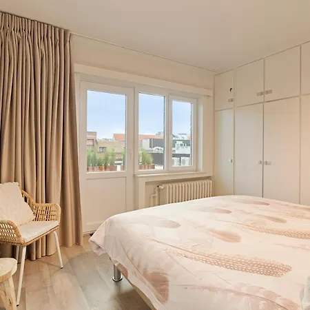 Flat Henri Apartment De Panne